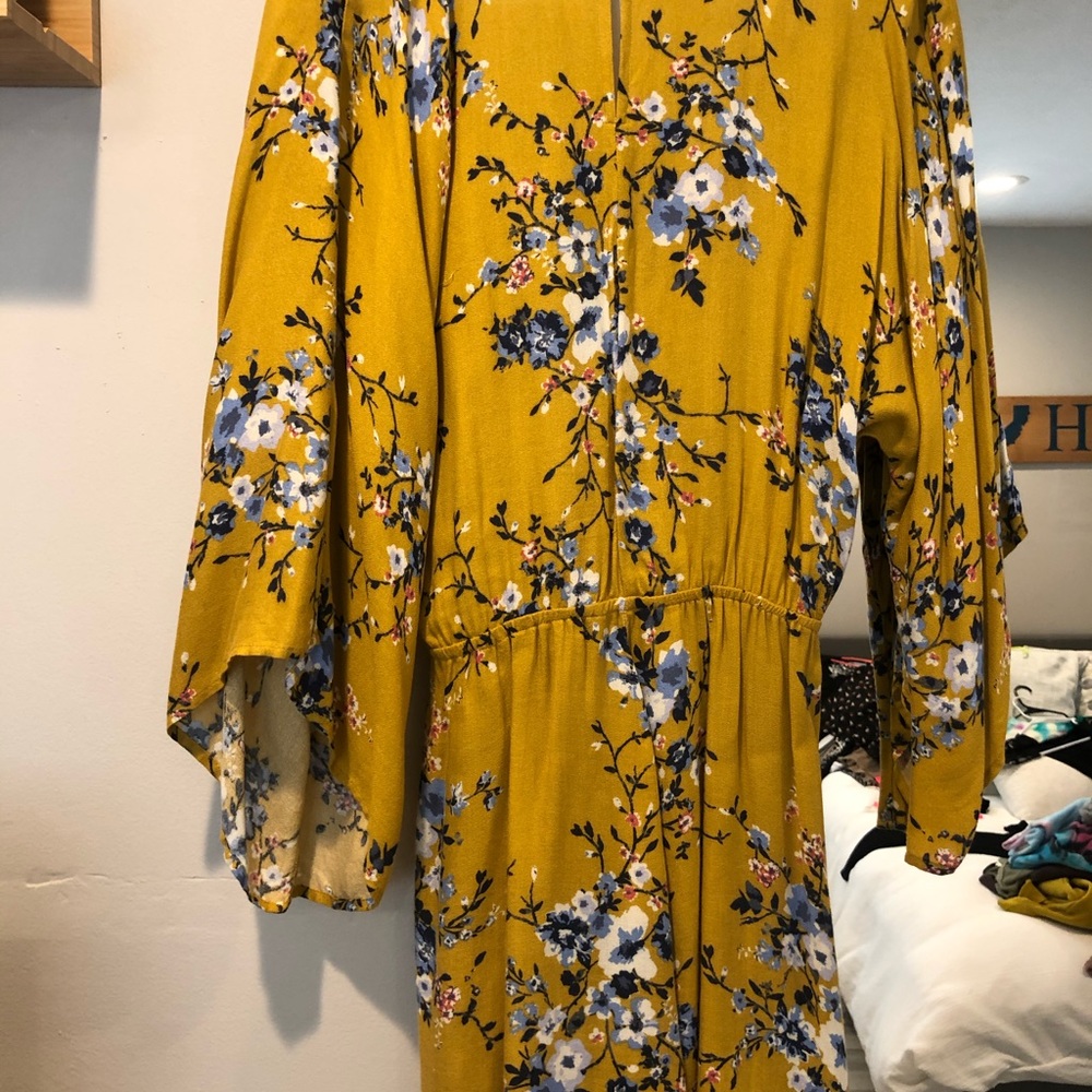 Romper - Picture 2 of 3